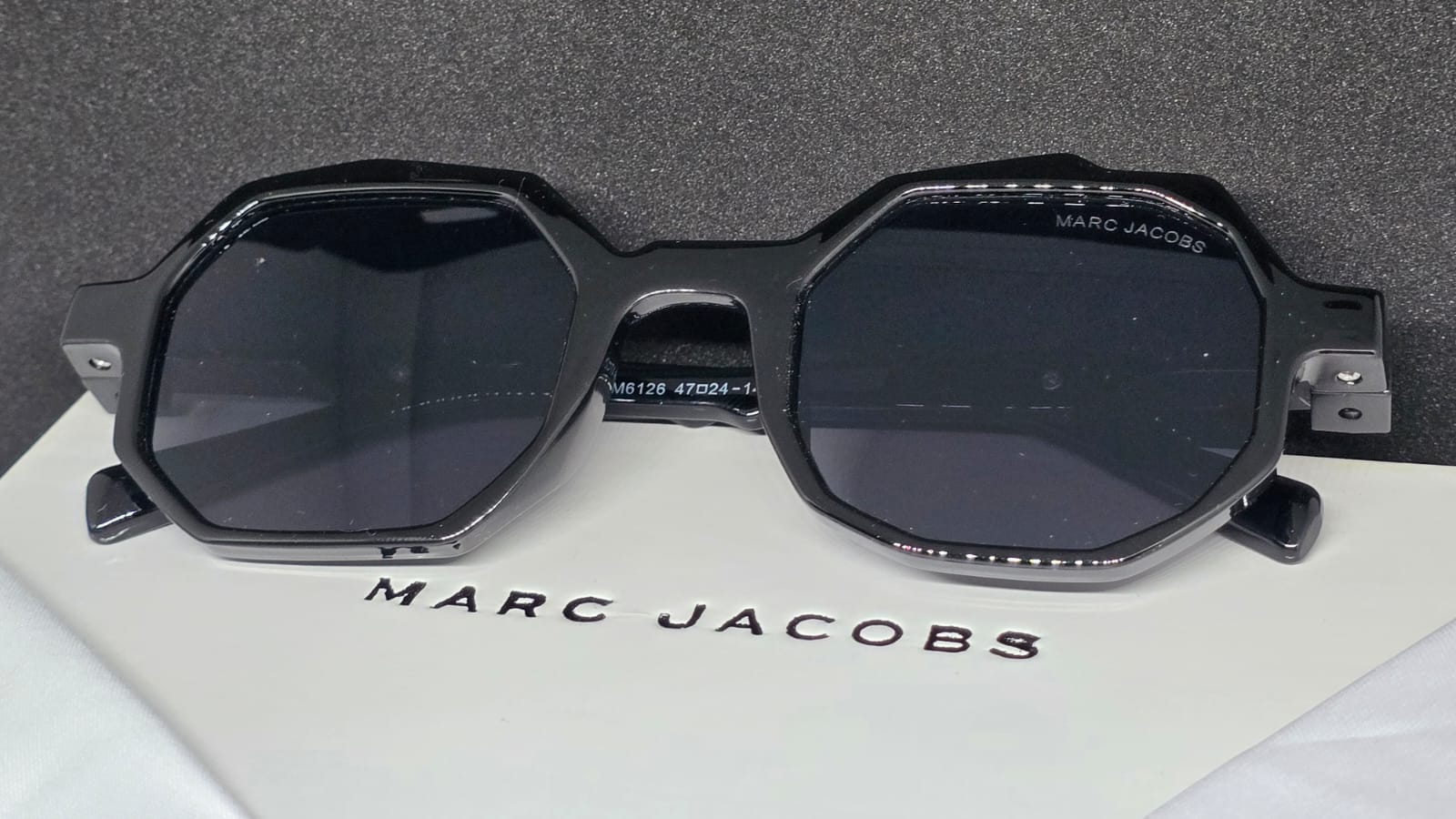 MARC JACOBS