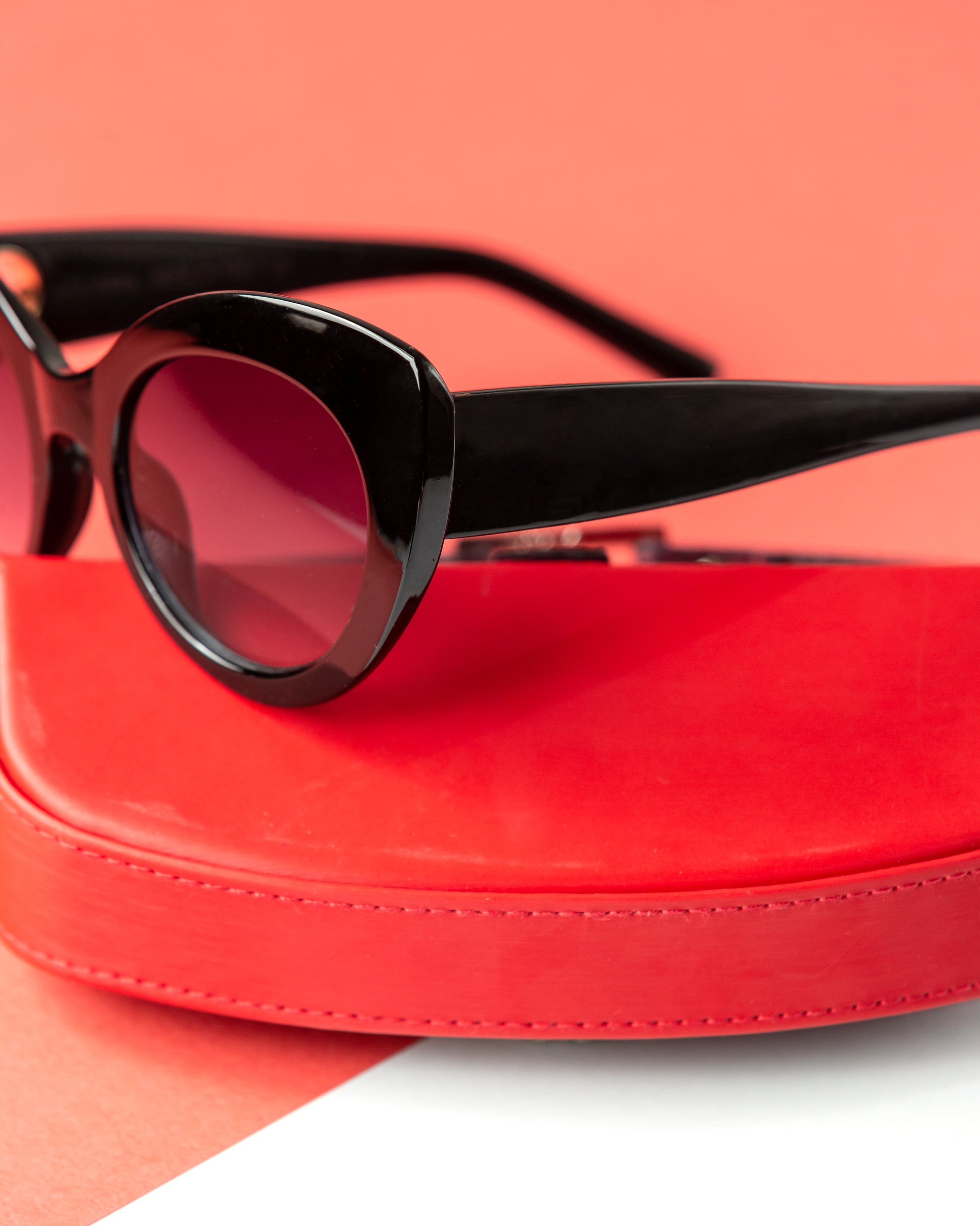 Slim Metal Wire Frame